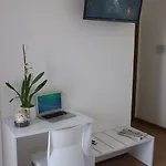 Manuela 3*