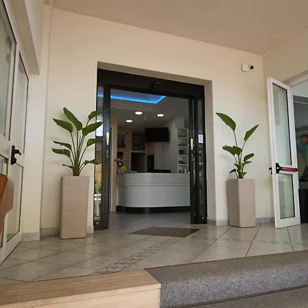 Manuela Hotel
