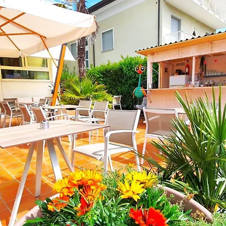 Manuela Hotel 3*