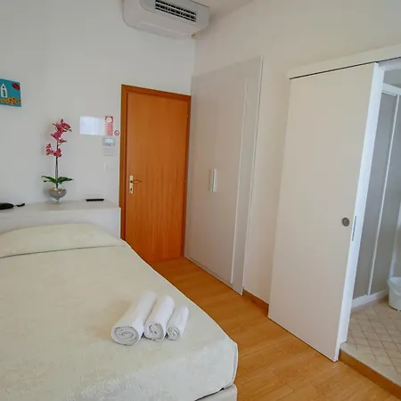 Manuela Ξενοδοχείο 3*