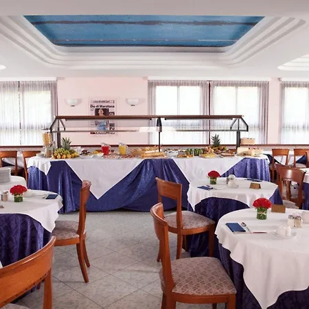 Manuela فندق تّشيرفييا