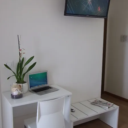 Ξενοδοχείο Manuela Τσέρβια