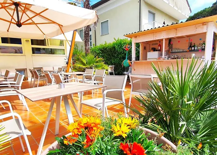 Manuela Hotel 3*