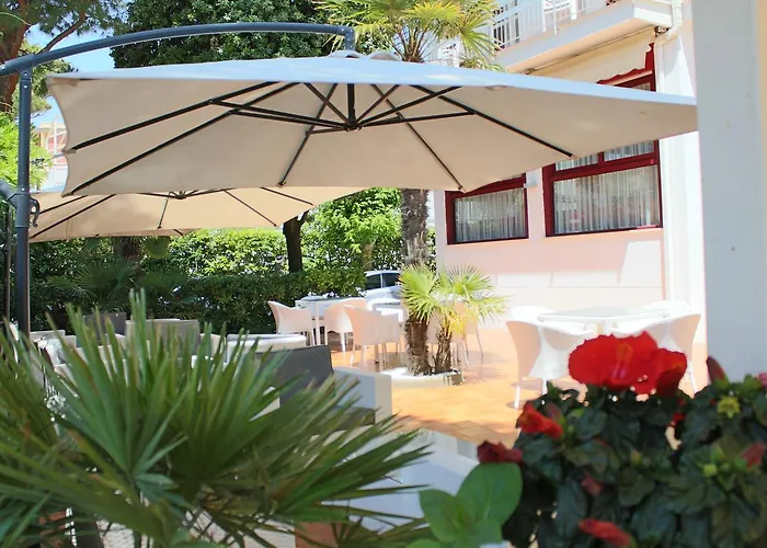 Hotel Manuela 3*